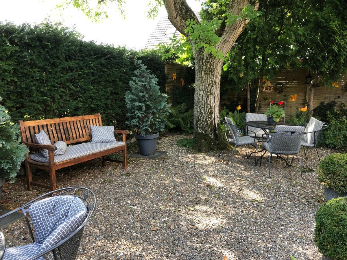 Walnut Lodge Bed & Breakfast Noorbeek Eksteriør bilde