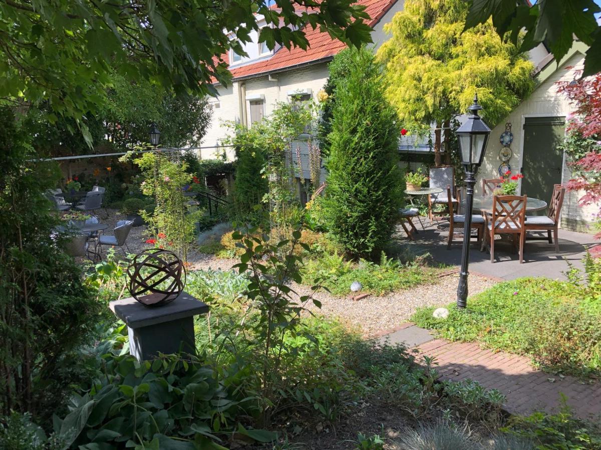 Walnut Lodge Bed & Breakfast Noorbeek Eksteriør bilde